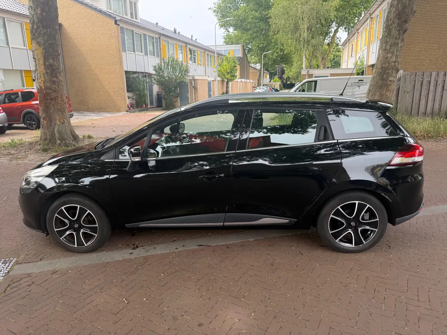 Renault Clio Estate Airco / navigatie / bouwjaar 2015 / leuke a Zwart - 2