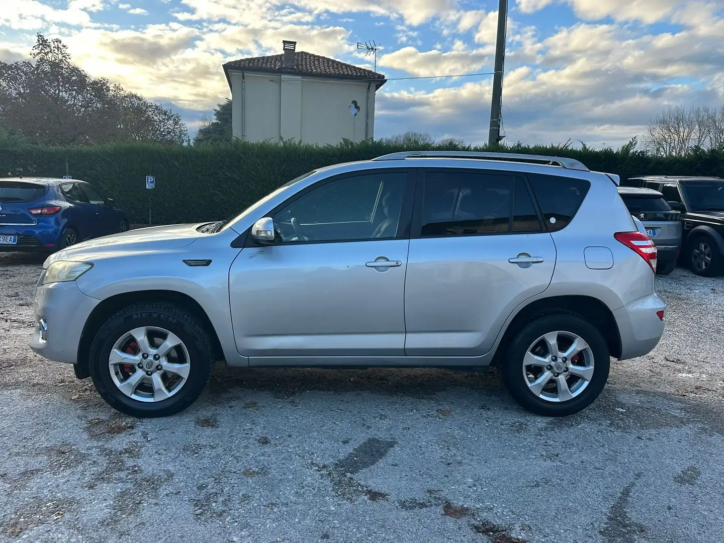 Toyota RAV 4 4X4 RAV4 2.2 d-4d Exclusive 150cv dpf Silber - 2