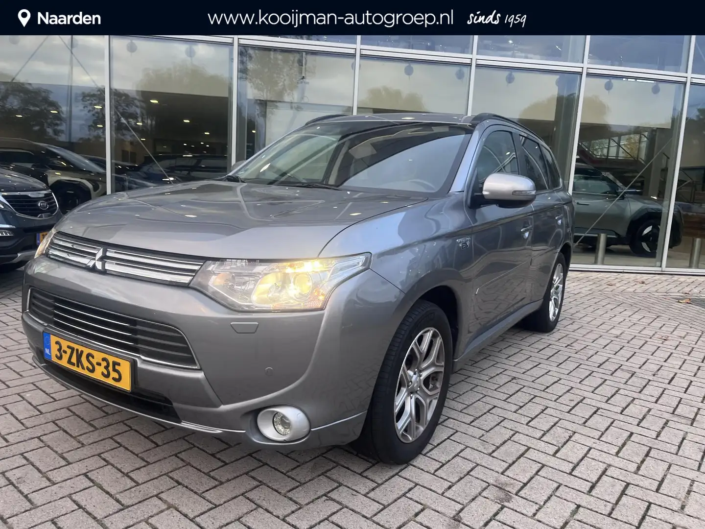 Mitsubishi Outlander 2.0 PHEV Instyle+ Lmv|Nav|Cruise control Gris - 1