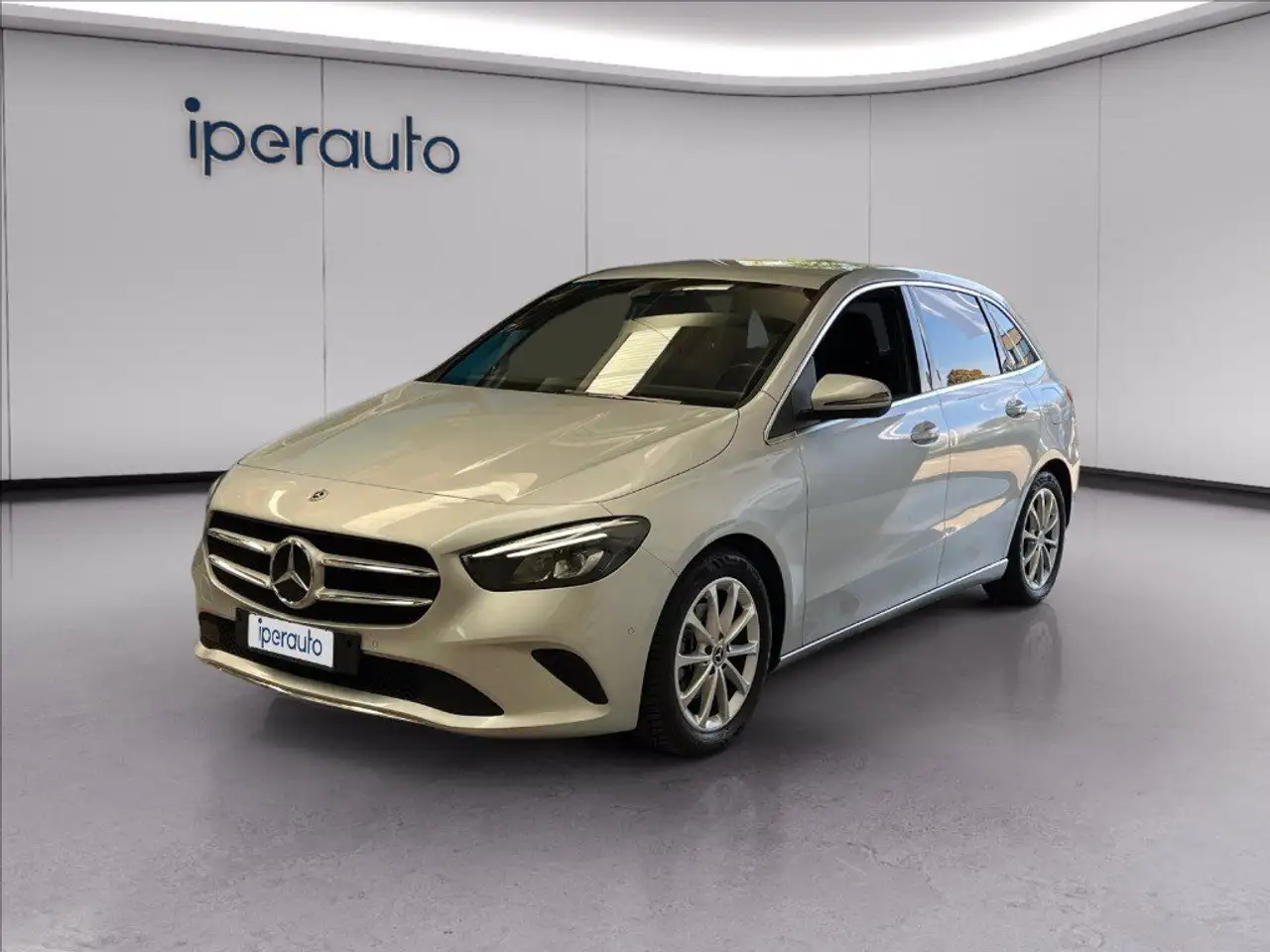 Mercedes-Benz B 180