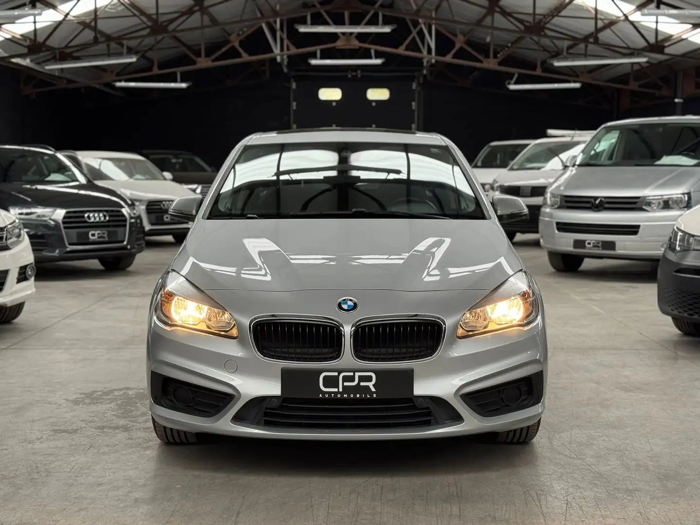 BMW 218 iA * GPS * TOIT PANO * RADAR * ATT REMORQUE Argento - 2