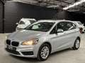 BMW 218 iA * GPS * TOIT PANO * RADAR * ATT REMORQUE Argento - thumbnail 1