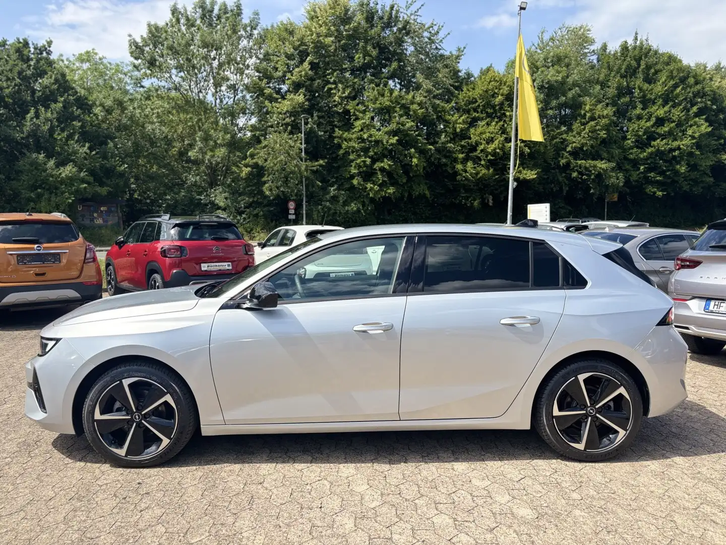 Opel Astra GS NAVI/SHZ+LHZ/PDC vo+hi+360Cam Silber - 2