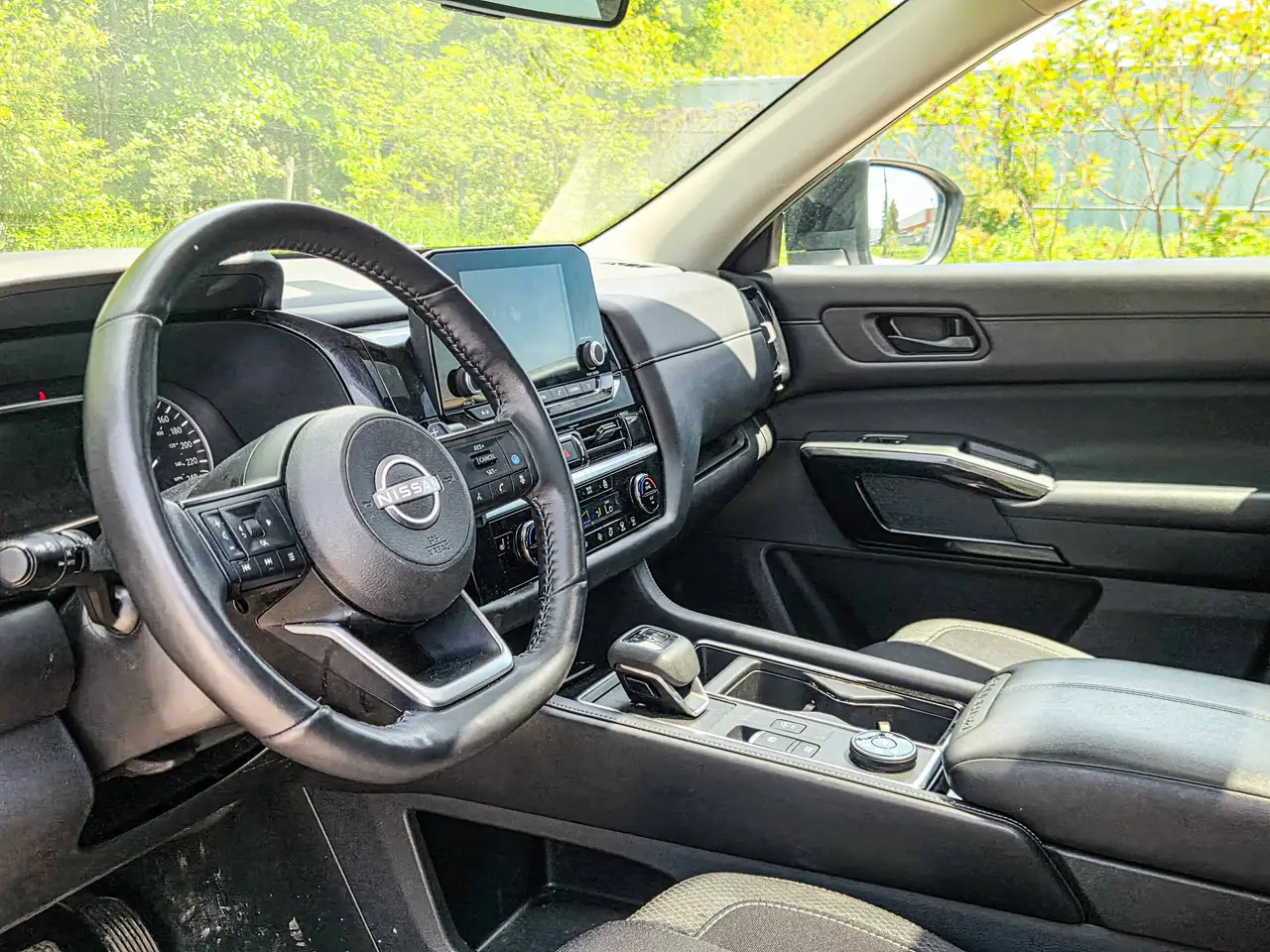 Nissan Pathfinder photo Nissan Pathfinder