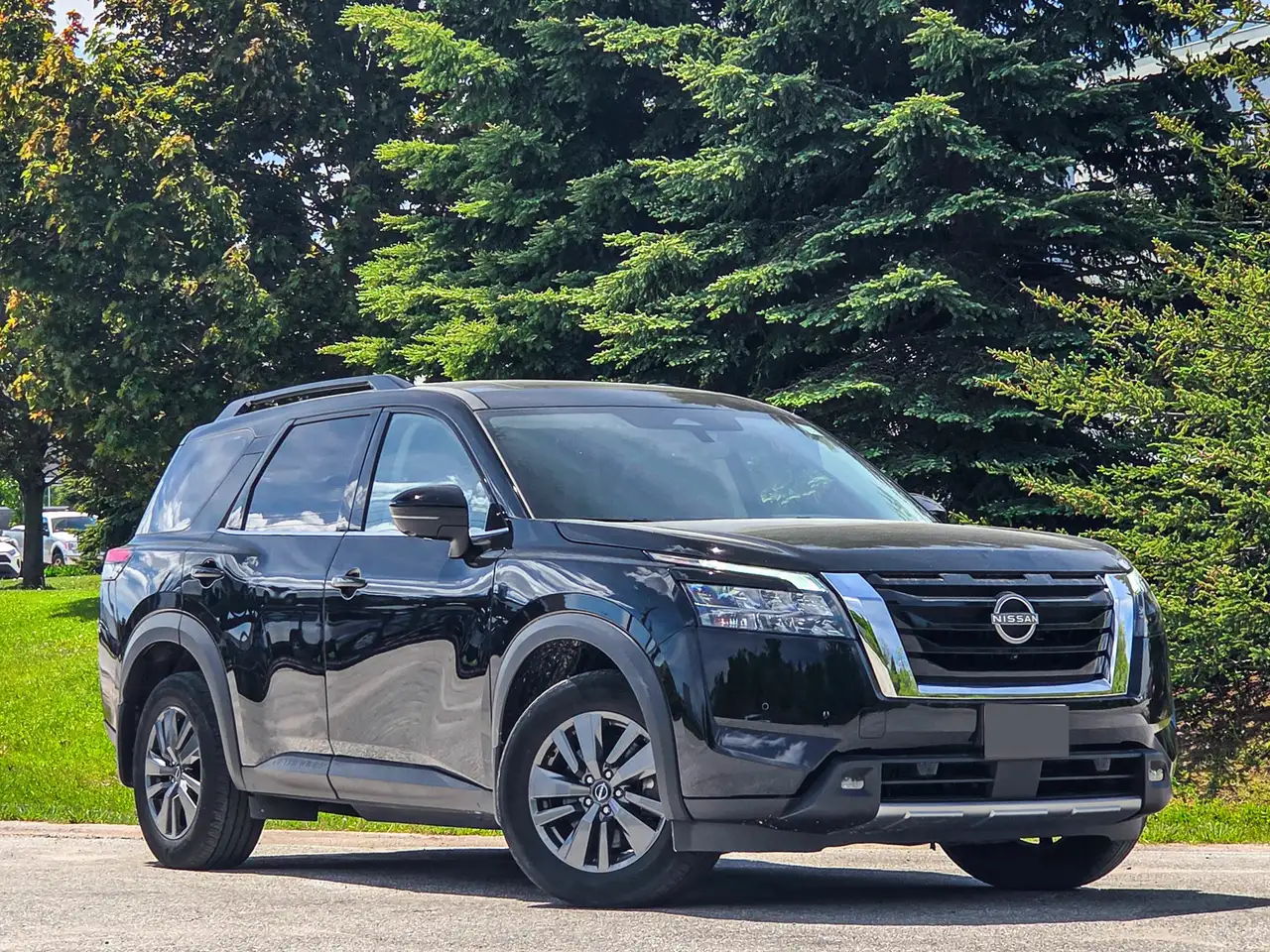 Nissan Pathfinder photo Nissan Pathfinder
