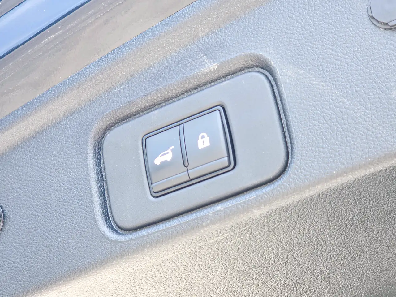 Nissan Pathfinder photo Nissan Pathfinder