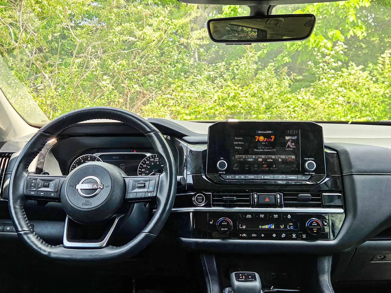 Nissan Pathfinder photo Nissan Pathfinder