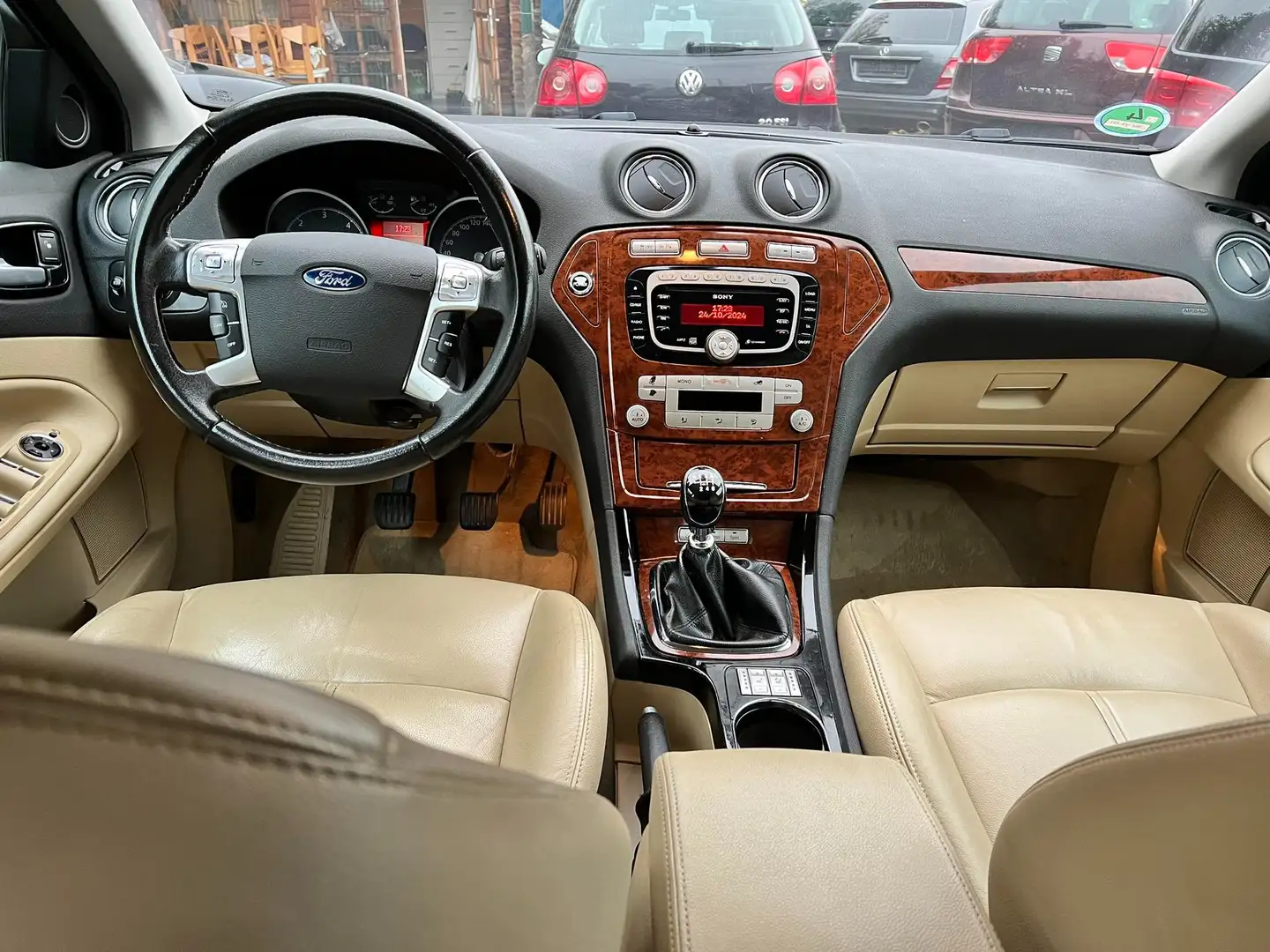 Ford Mondeo 2.0 TDCi Ghia X Grün - 1