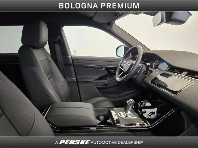 Land Rover Range Rover Evoque view 3