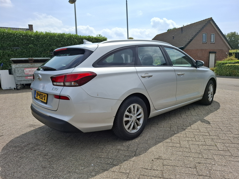 Hyundai i30 Wagon 1.6 CRDi Comfort B — photo 5