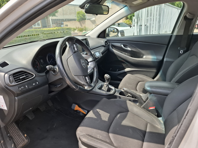 Hyundai i30 Wagon 1.6 CRDi Comfort B — photo 10