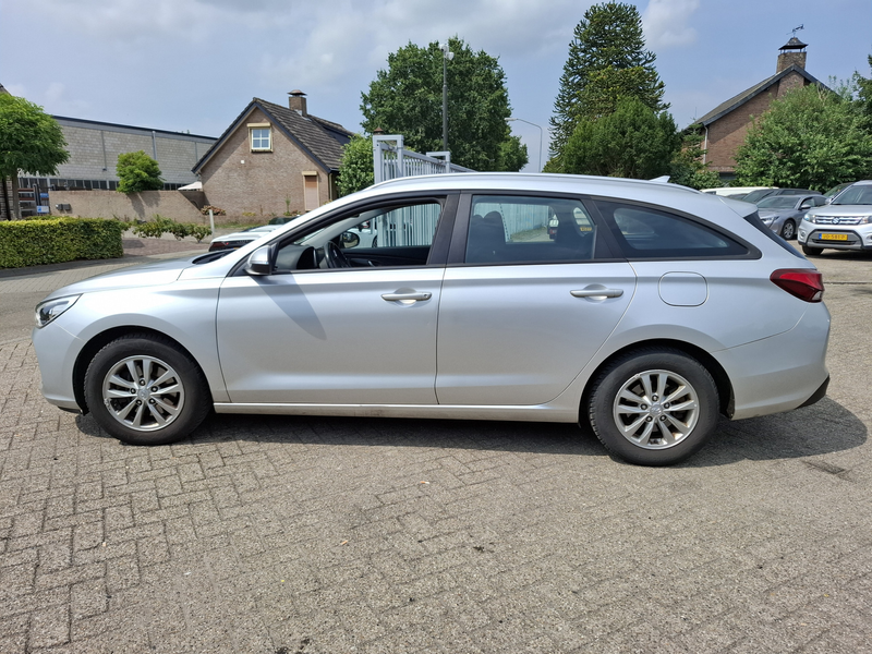 Hyundai i30 Wagon 1.6 CRDi Comfort B — photo 8