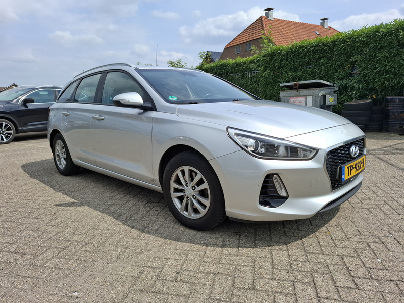Hyundai i30 Wagon 1.6 CRDi Comfort B — photo 3