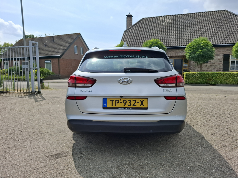 Hyundai i30 Wagon 1.6 CRDi Comfort B — photo 6