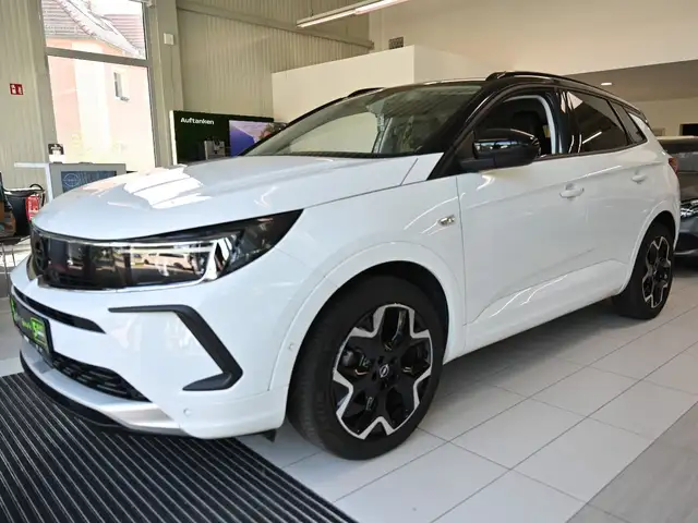 Opel Grandland view 7