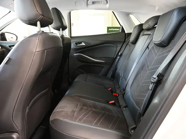 Opel Grandland view 13