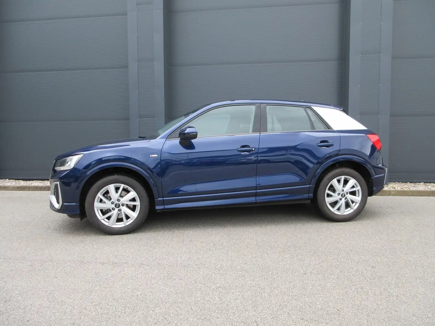 Audi Q2 35 TDI quattro S line Blau - 2