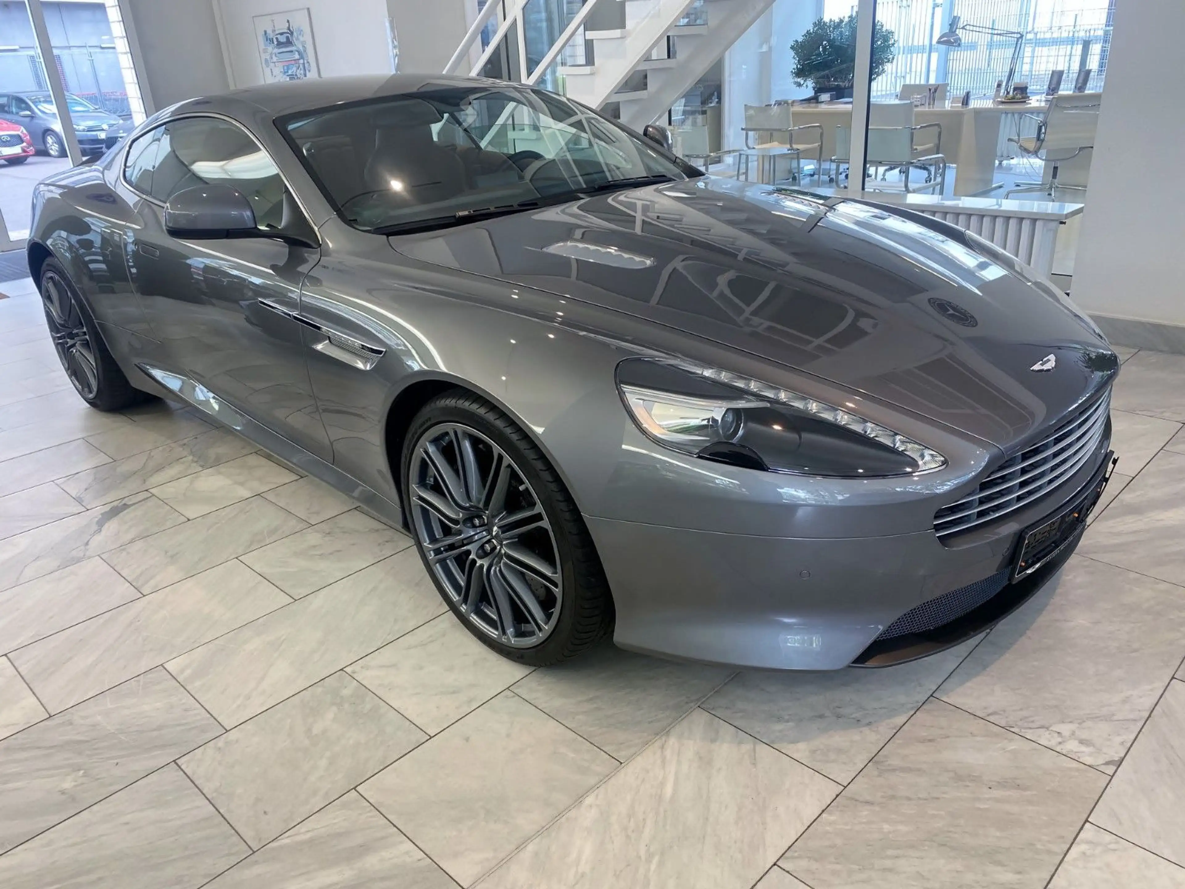 Aston Martin DB9 6.0 Coupe — photo 4