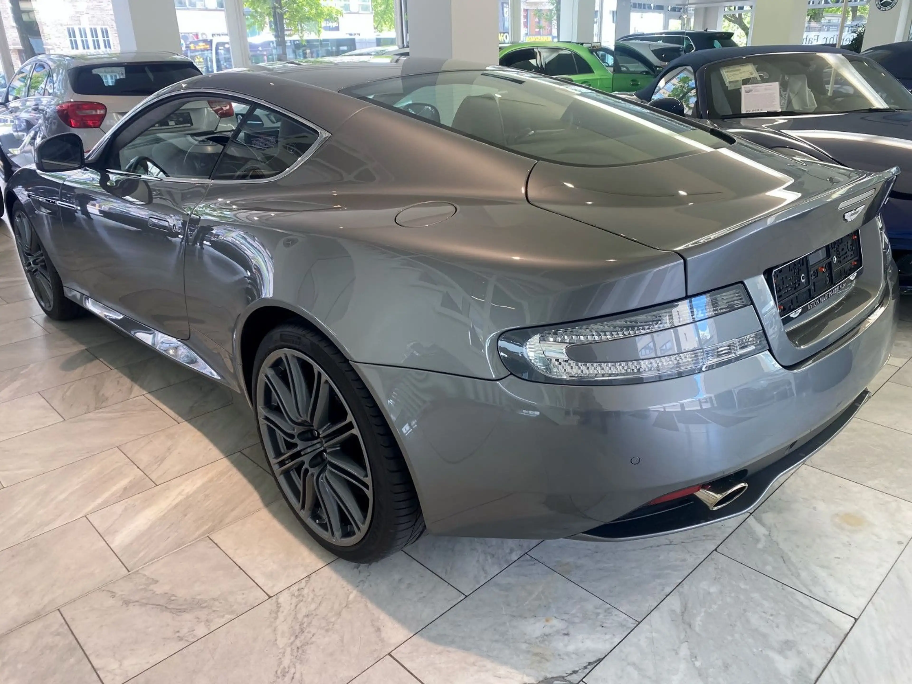 Aston Martin DB9 6.0 Coupe — photo 3