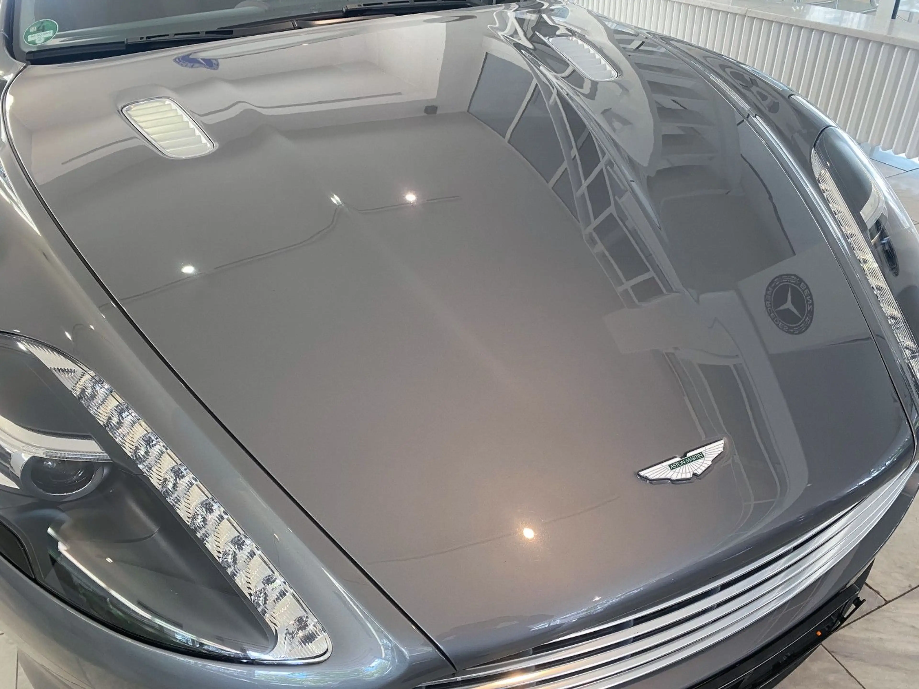 Aston Martin DB9 6.0 Coupe — photo 9
