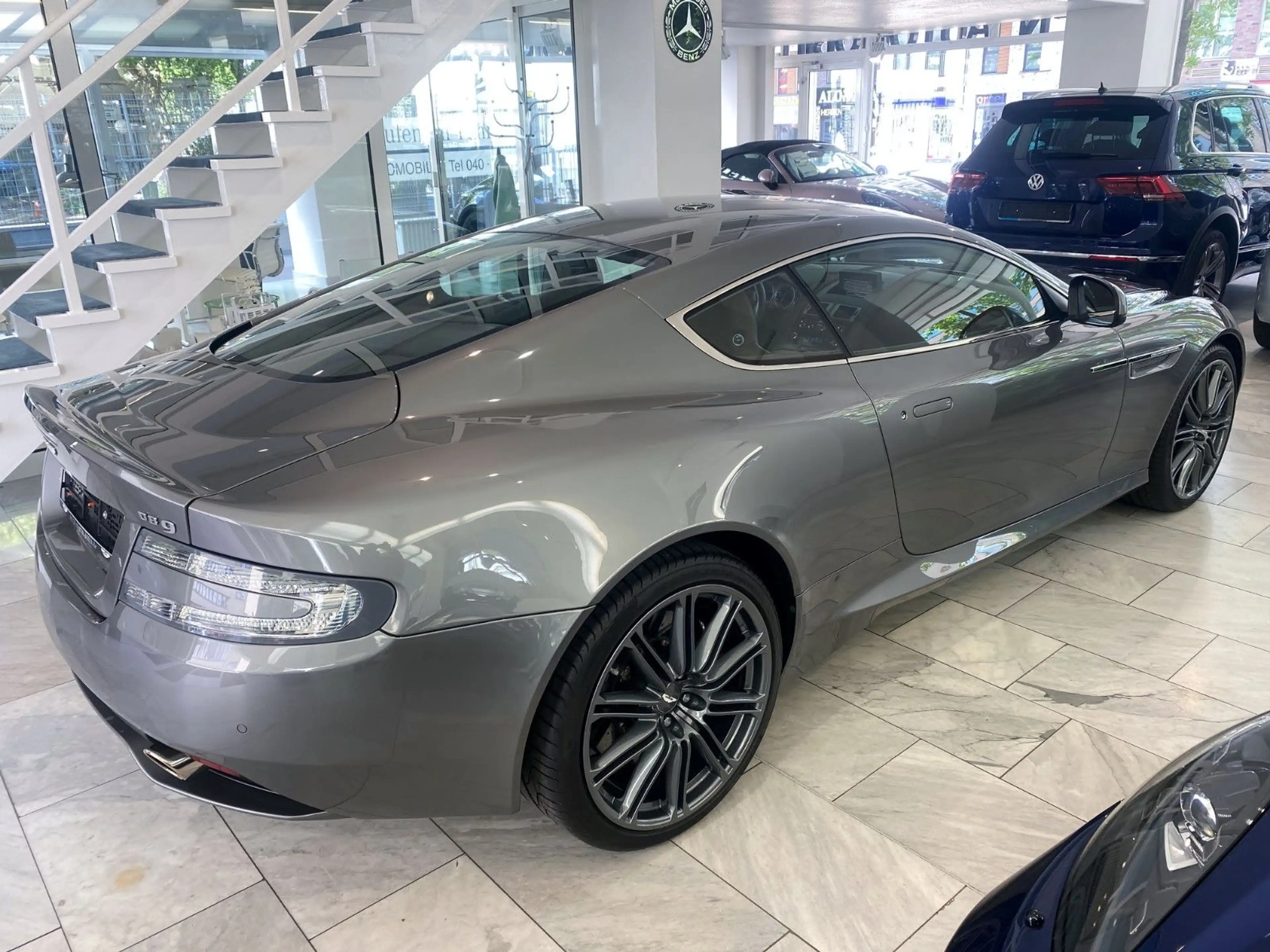 Aston Martin DB9 6.0 Coupe — photo 2