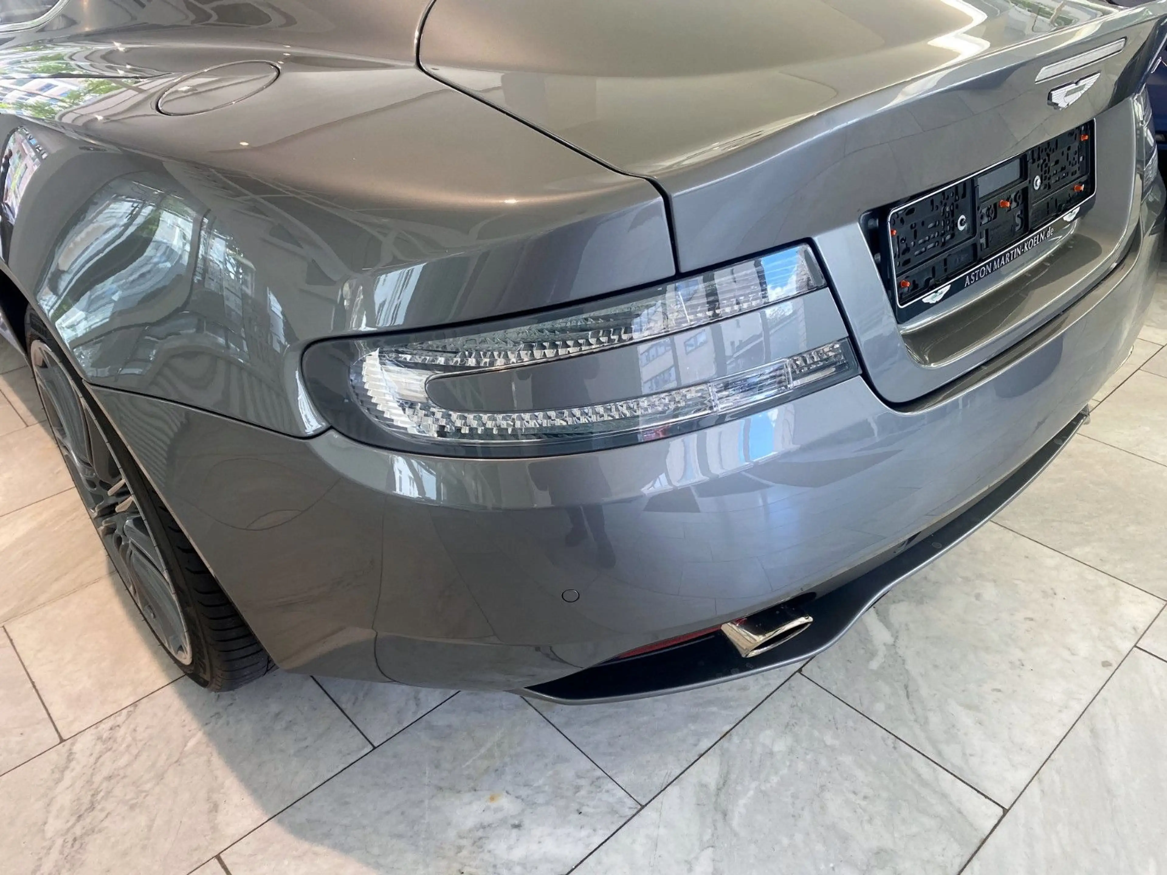 Aston Martin DB9 6.0 Coupe — photo 6