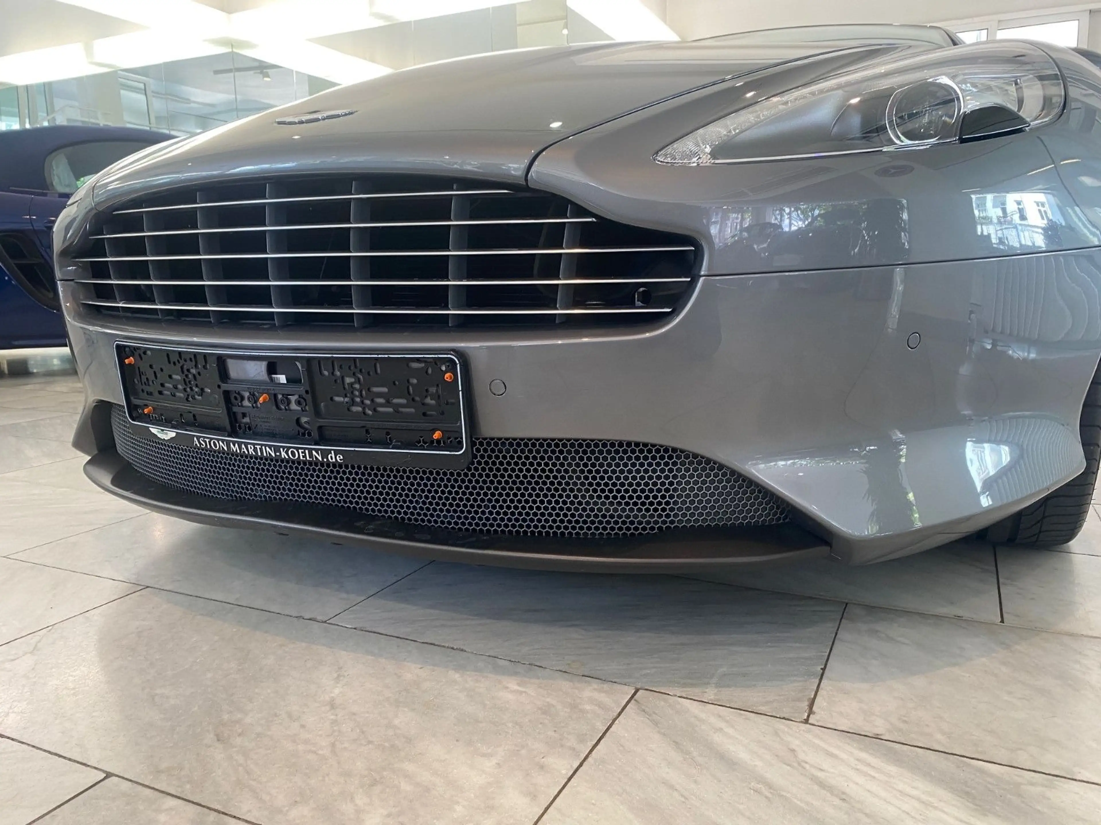 Aston Martin DB9 6.0 Coupe — photo 10