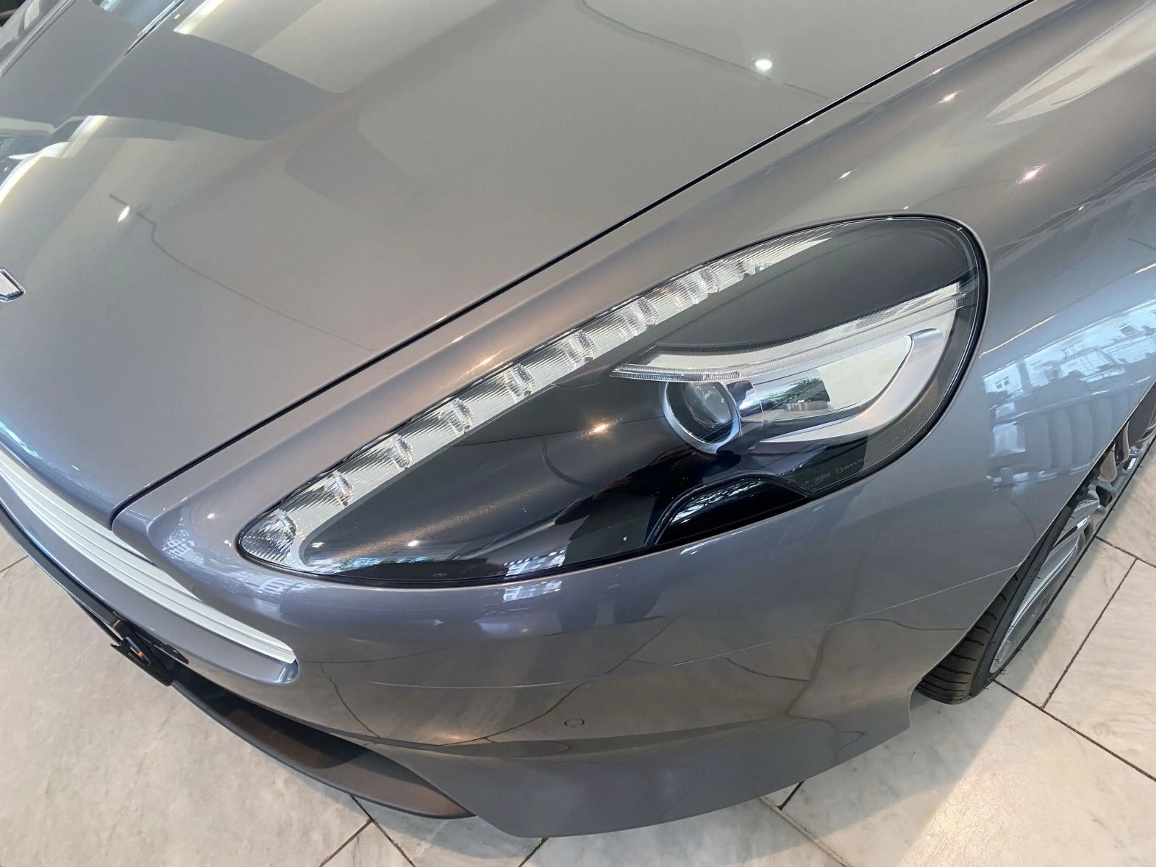 Aston Martin DB9 6.0 Coupe — photo 7