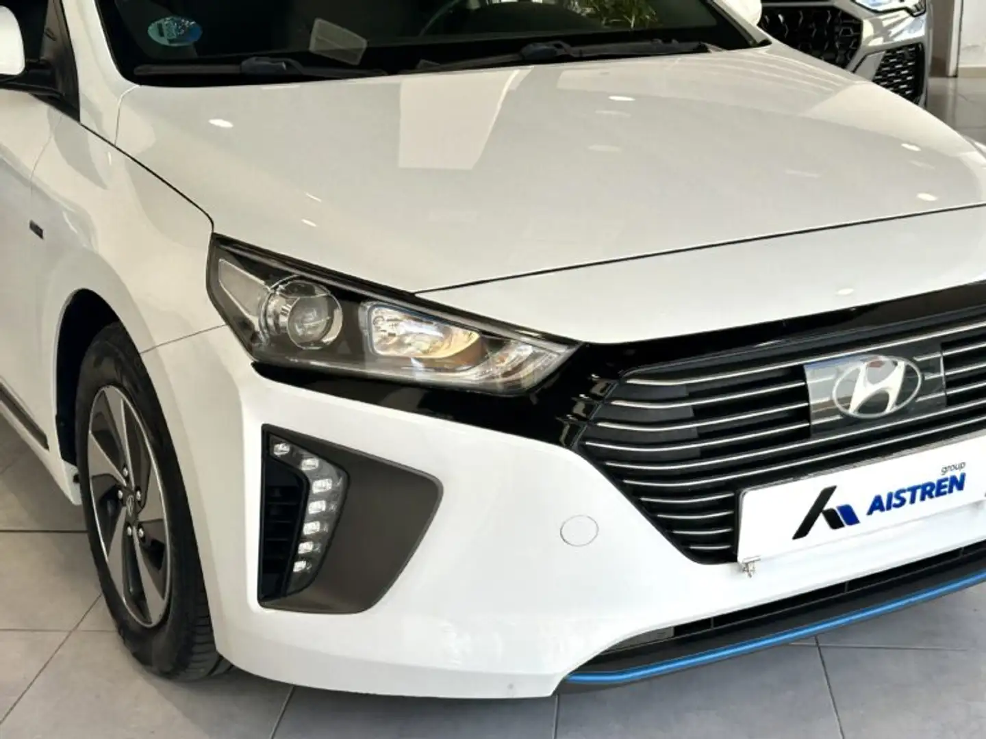 Hyundai IONIQ HEV 1.6 GDI Klass Blanc - 2