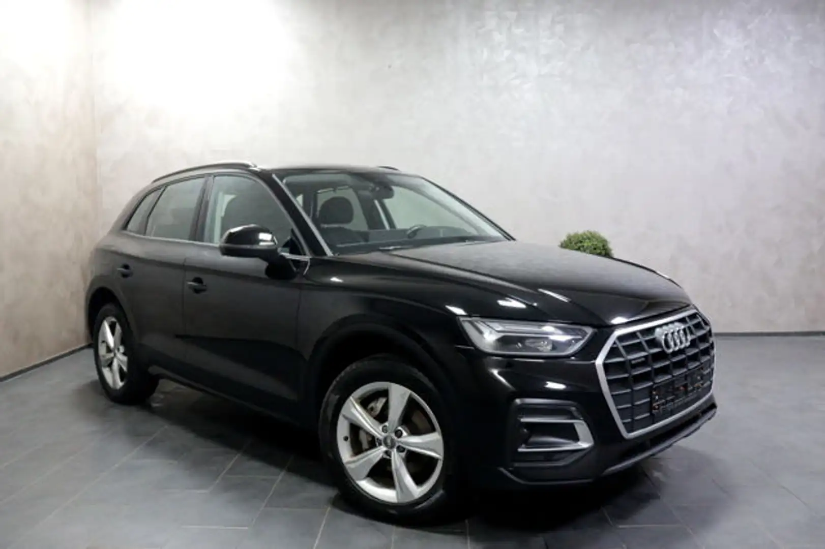Audi Q5 40 TDI Quattro S-tronic VIRTUAL LED NAVI SHZ Schwarz - 2