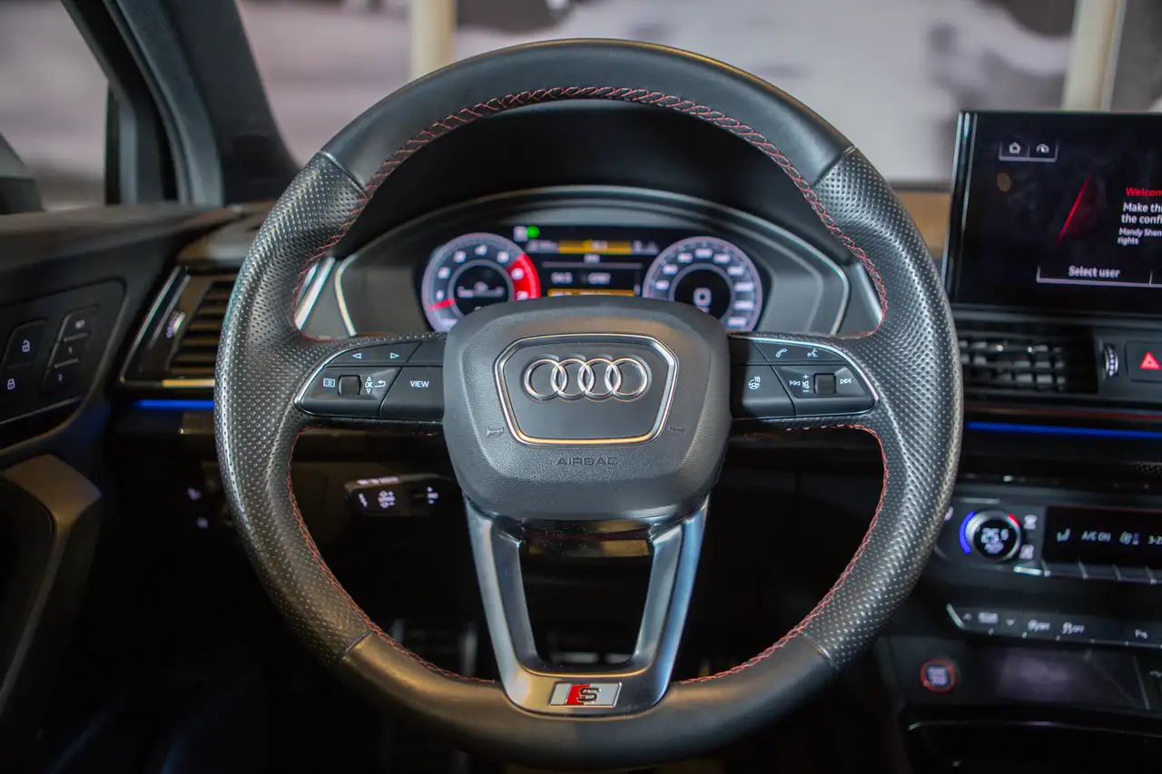 Audi SQ5 снимка Audi SQ5