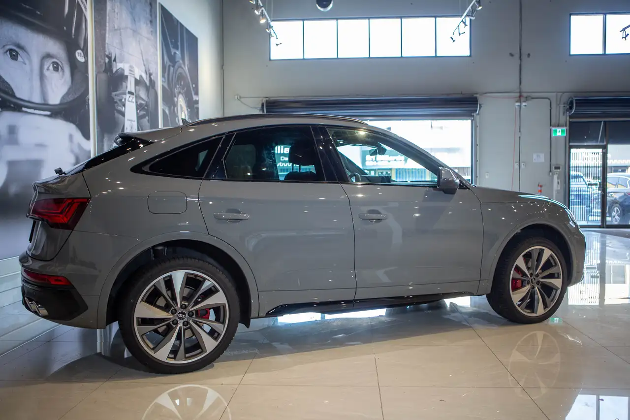Audi SQ5 снимка Audi SQ5
