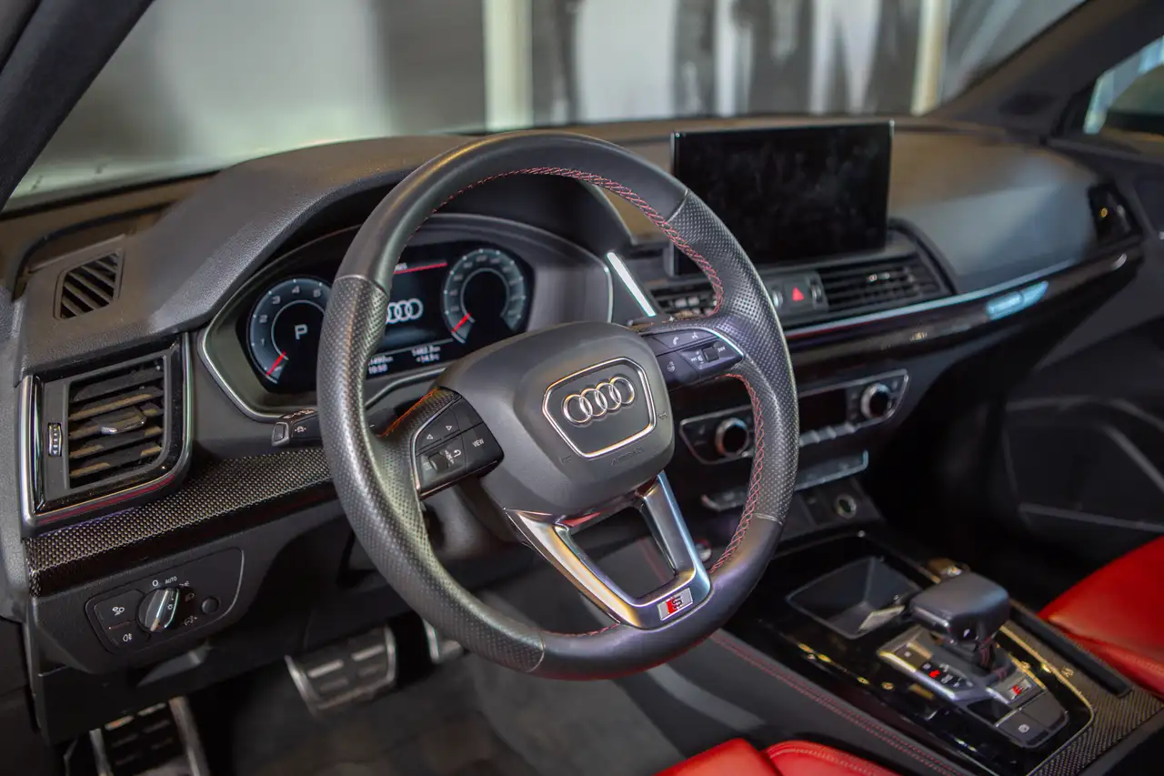 Audi SQ5 снимка Audi SQ5