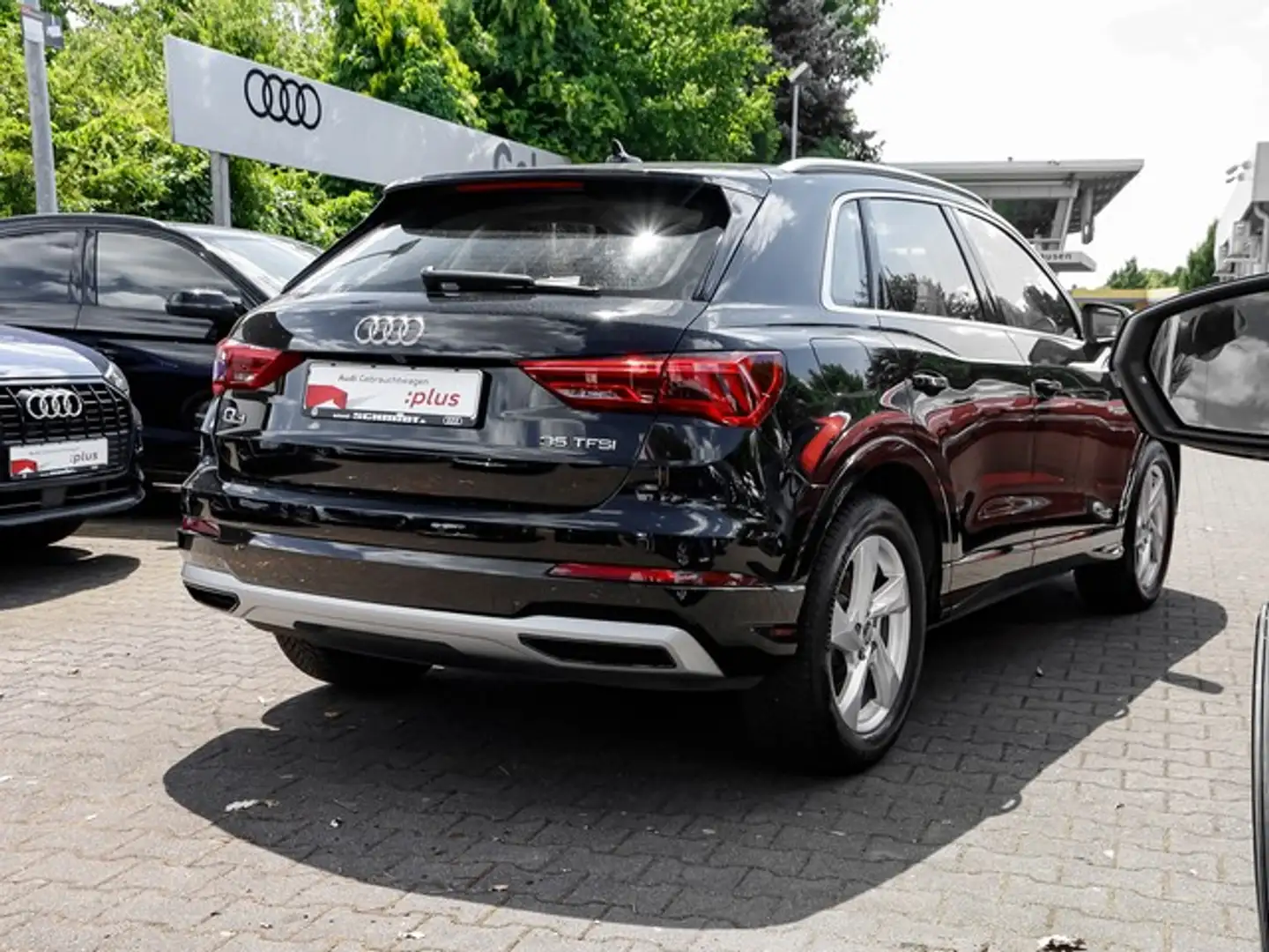 Audi Q3 35 TFSI Advanced LED Pano Navi+ AHK GJR Sportsitze Nero - 2