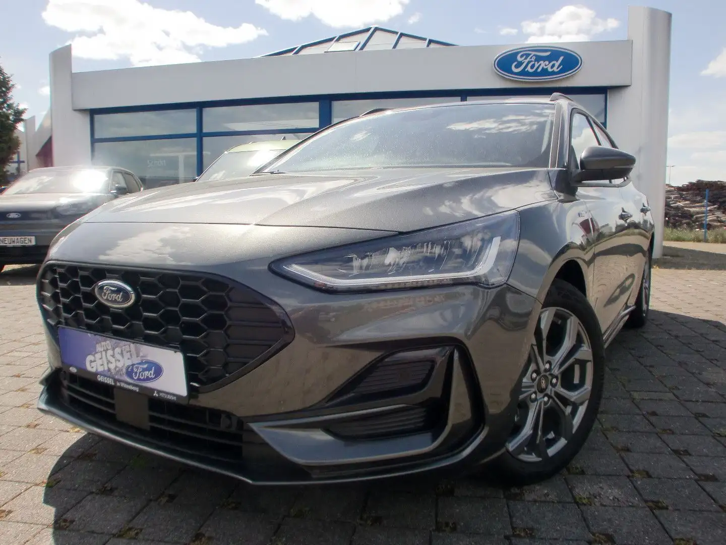 Ford Focus Turnier ST-Line ACC KeyFree LED Navi FSH Grau - 1