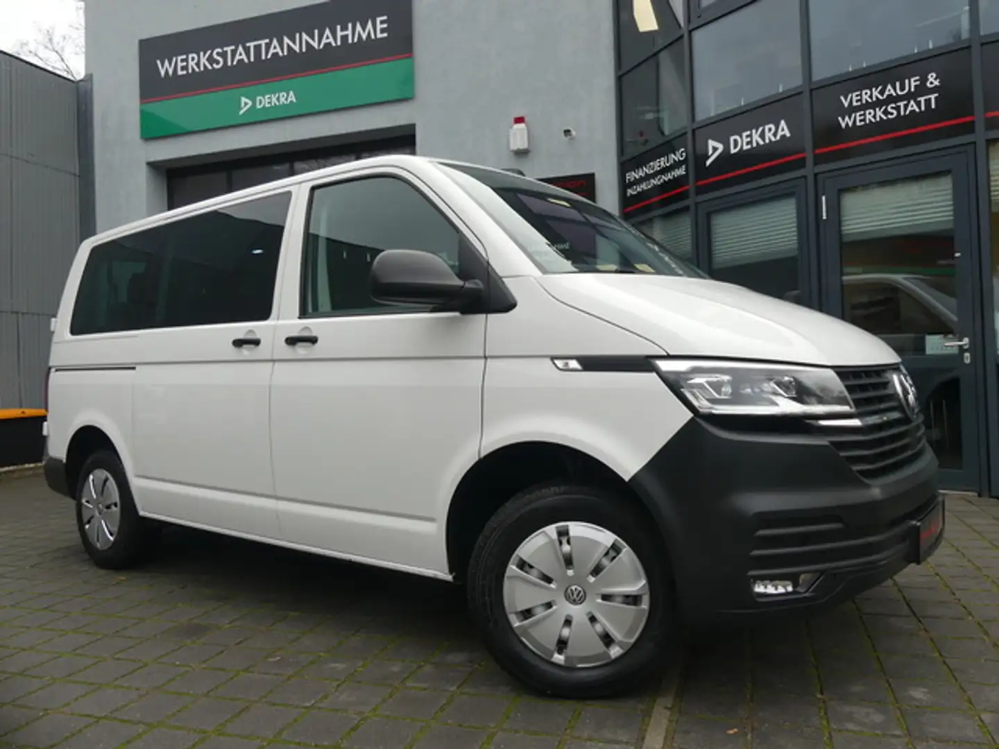 Volkswagen T6.1 Kombi 2.0 TDI 8SITZER LED/AUTOMATIK/AHK Blanc - 1