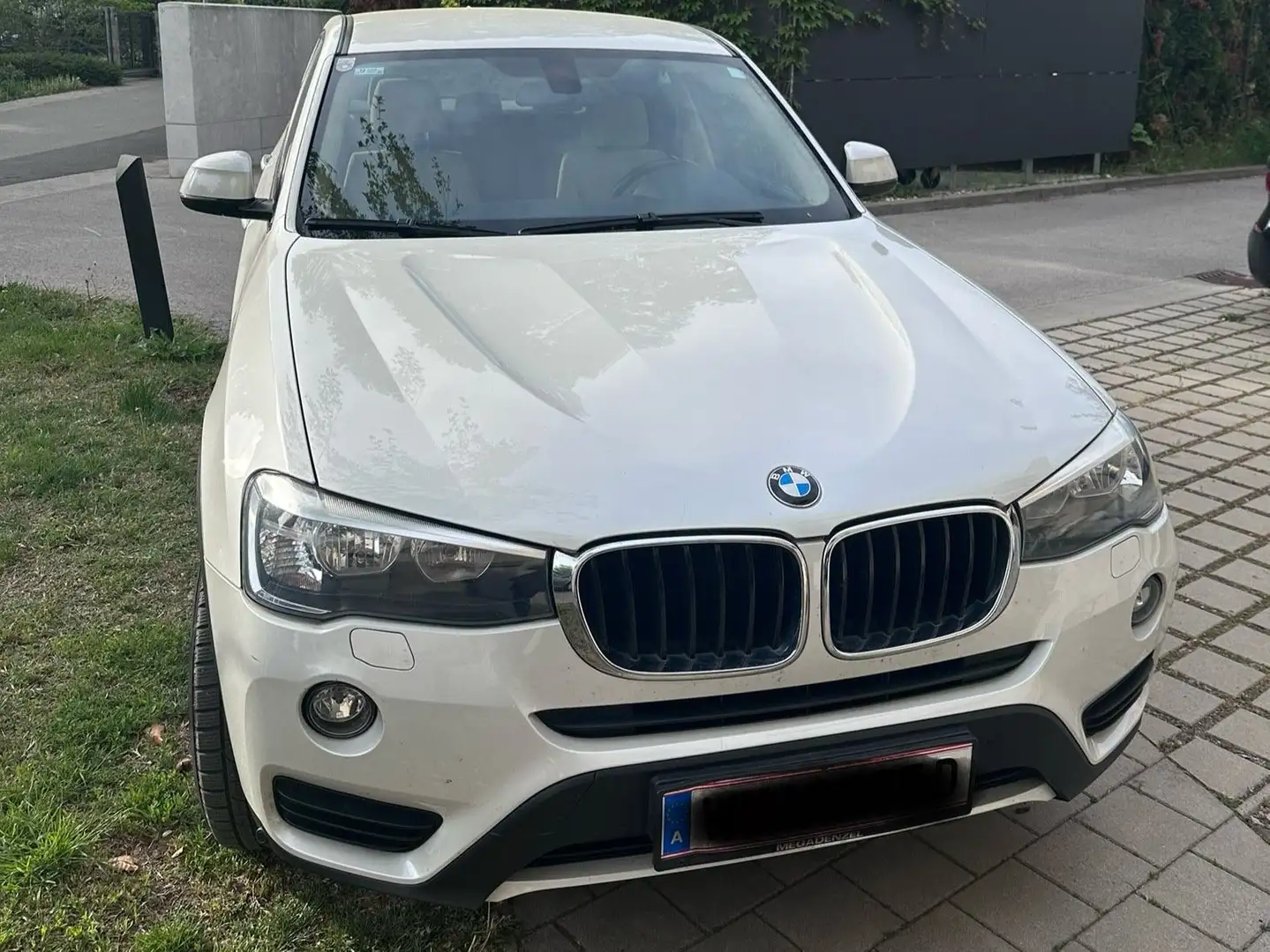 BMW X3 sDrive 18d Weiß - 2