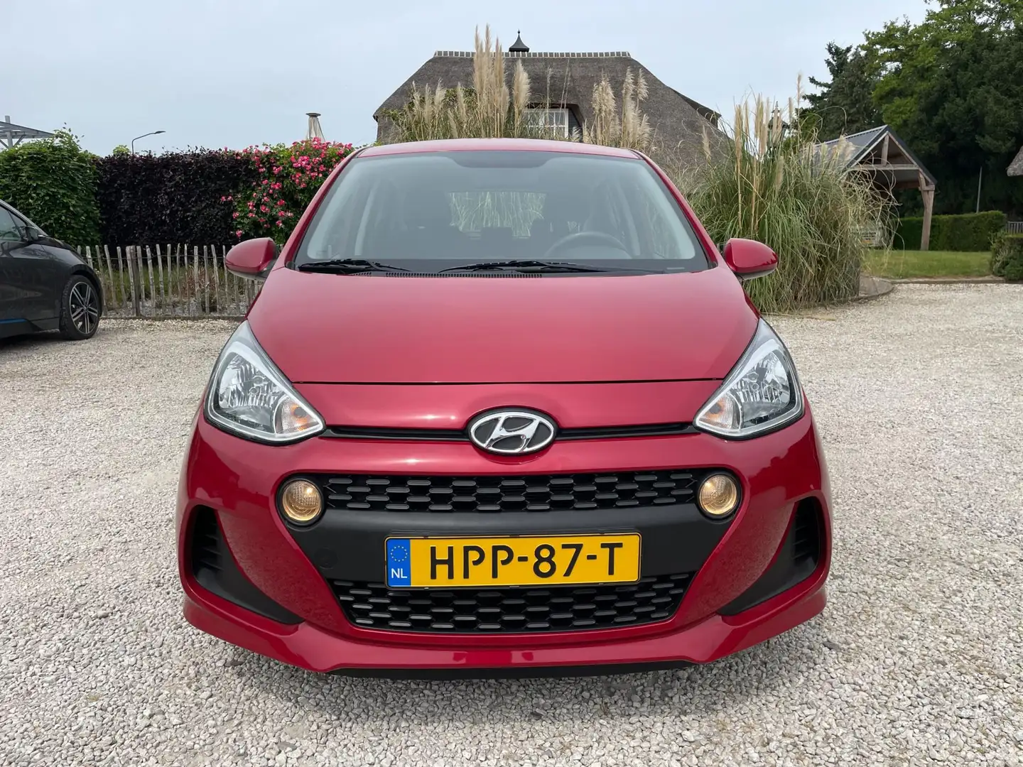Hyundai i10 1.0i Comfort Airco, cruise, 14 inch velgen Rood - 2