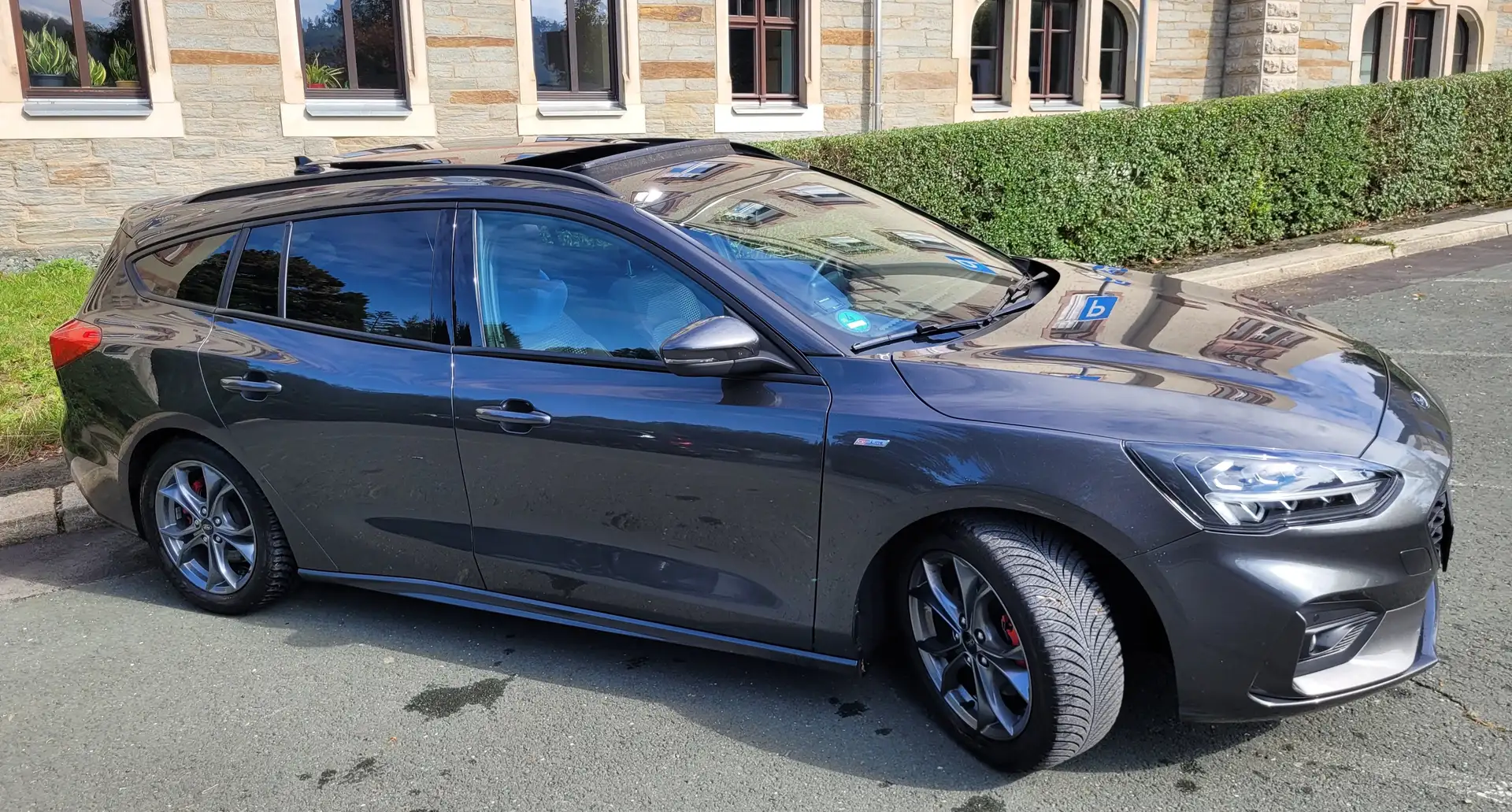Ford Focus Focus Turnier 1.0 EcoBoost Hybrid ST-LINE X Grau - 1