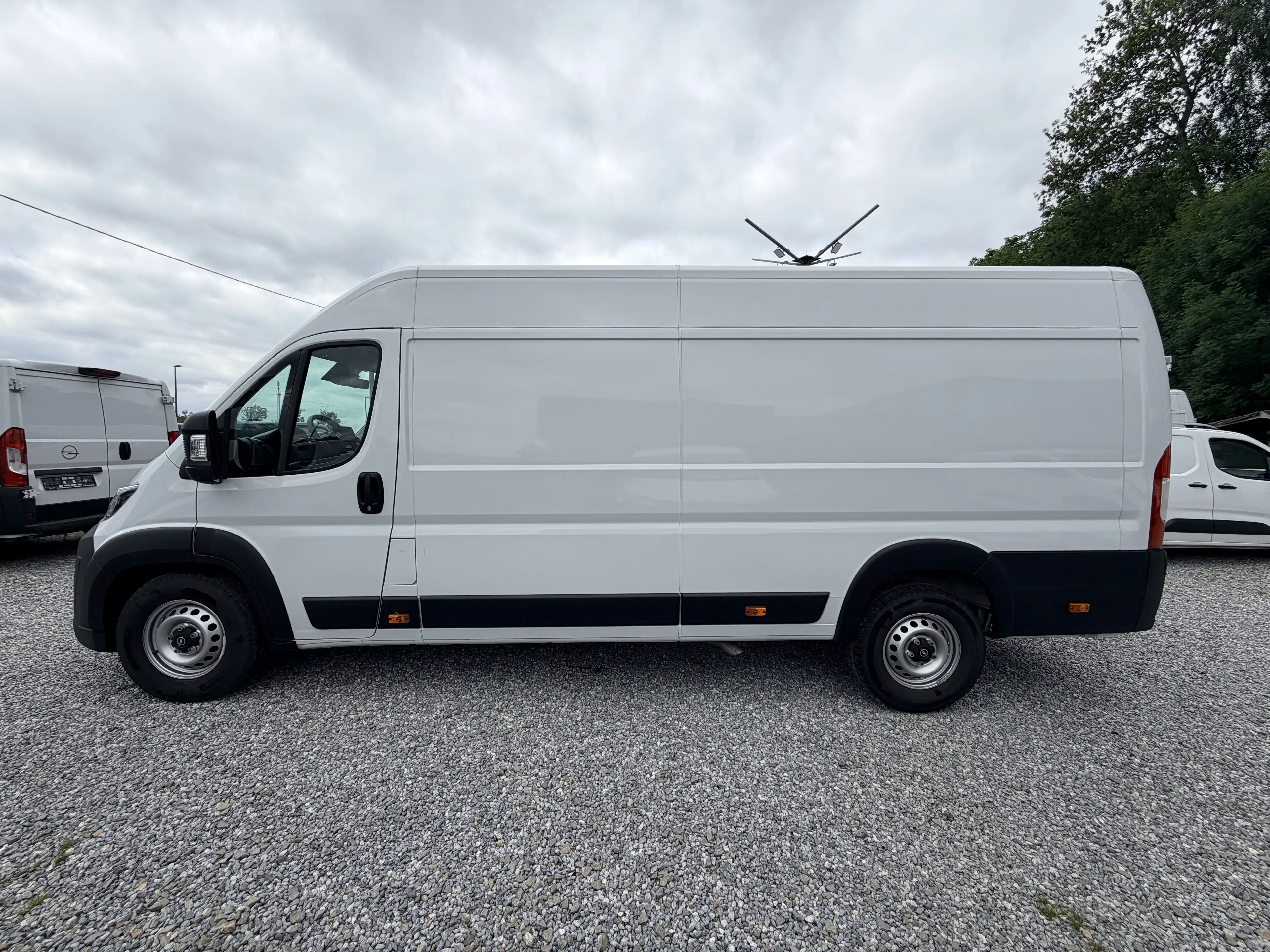 Peugeot Boxer 2.2 BlueHDi L4H3 — photo 9