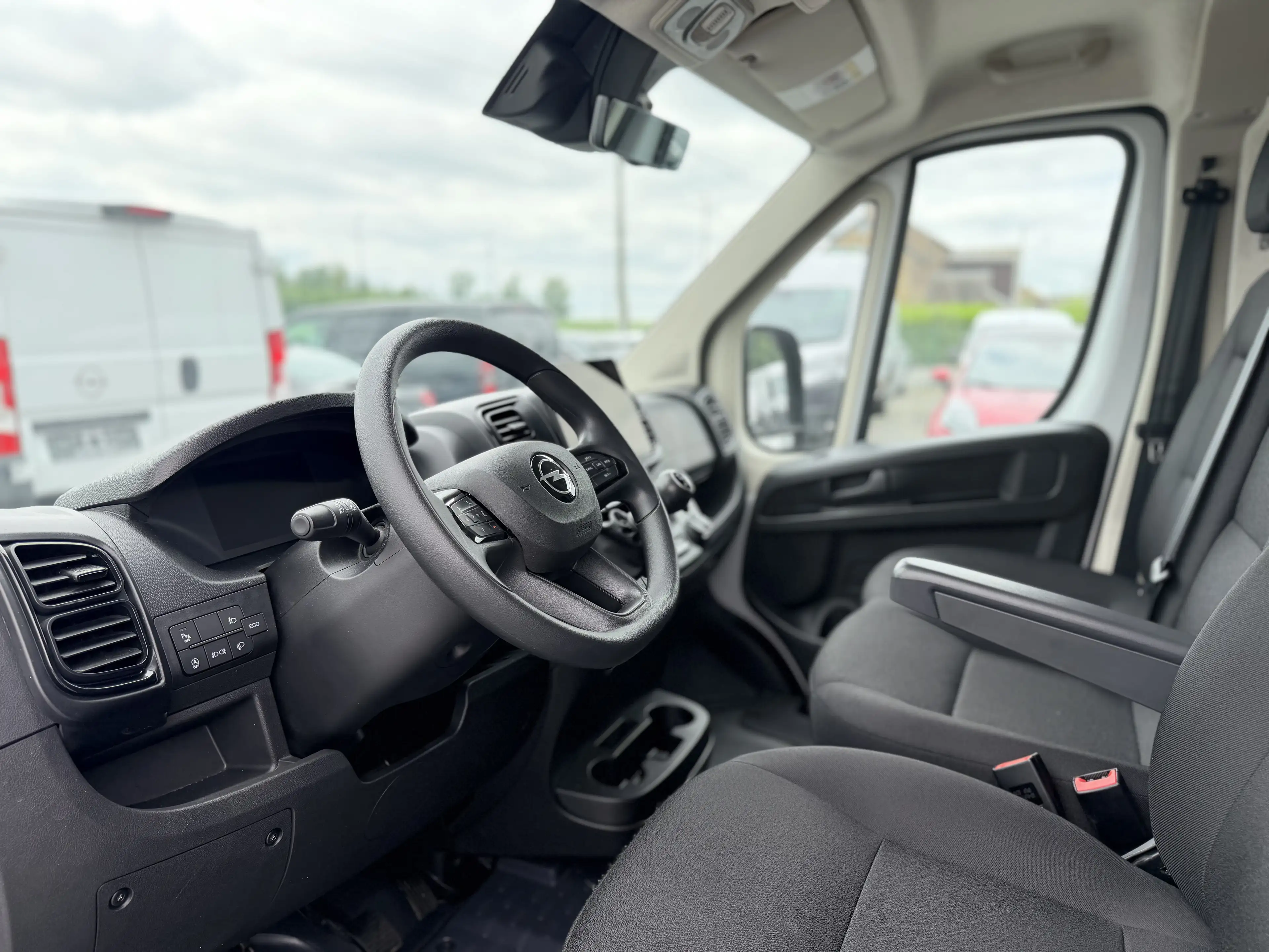 Peugeot Boxer 2.2 BlueHDi L4H3 — photo 11