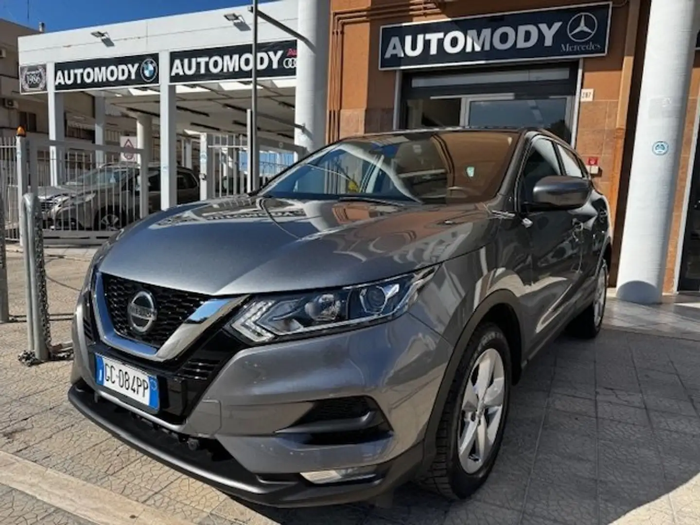 Nissan Qashqai Qashqai II 2017 1.5 dci Business 115cv dct my20 Grigio - 2