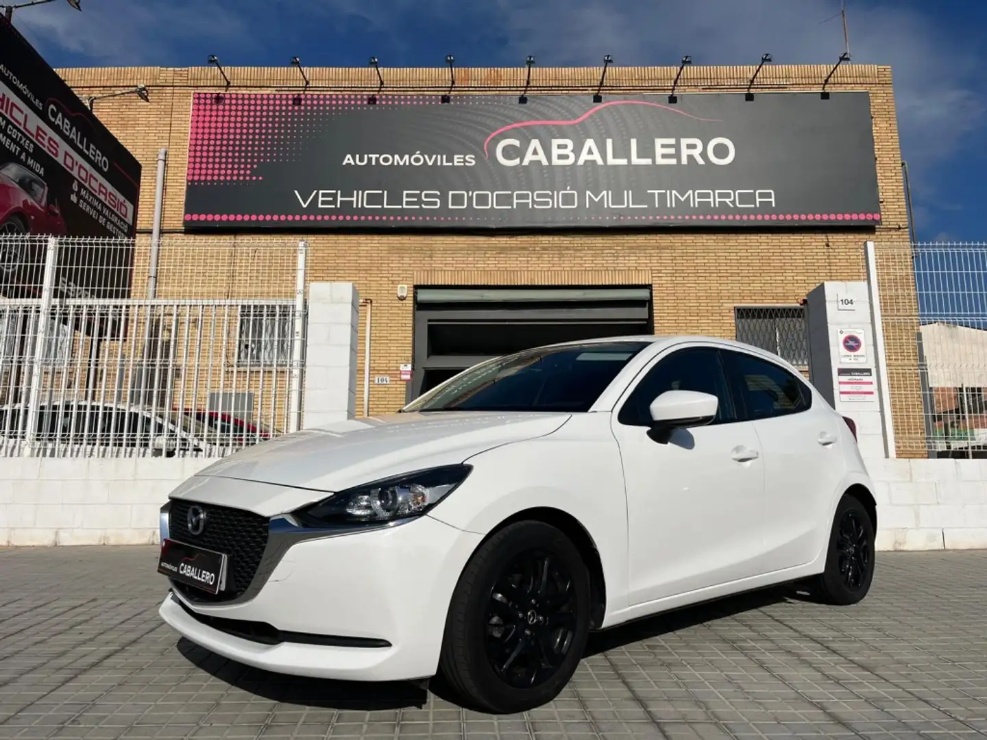 Mazda 2 1.5 Skyactiv-g Black Tech Edition 66kW Blanc - 1