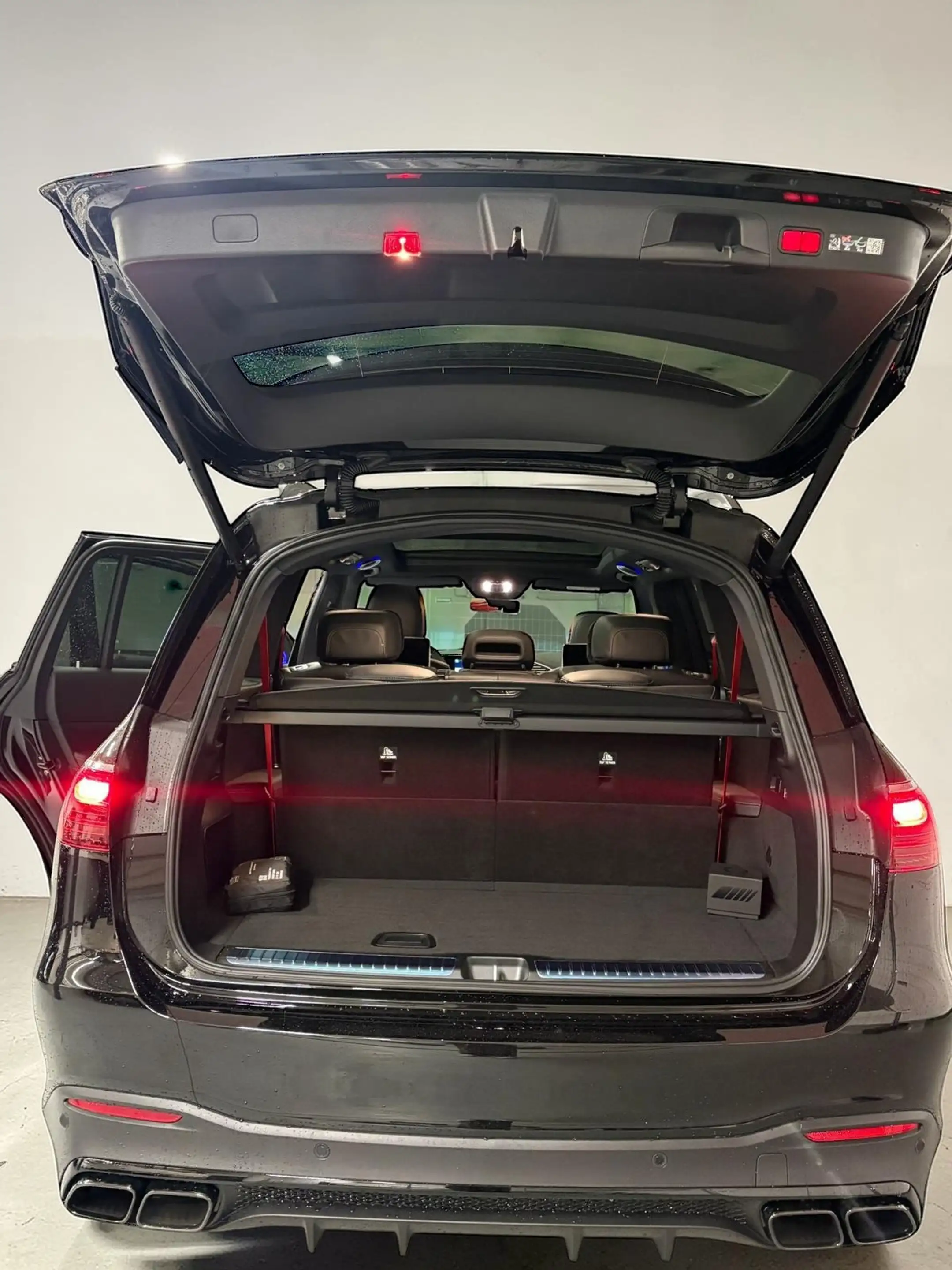 Mercedes-Benz GLS 63 AMG 4Matic Burmester Keramik Carbon 2026 — photo 4