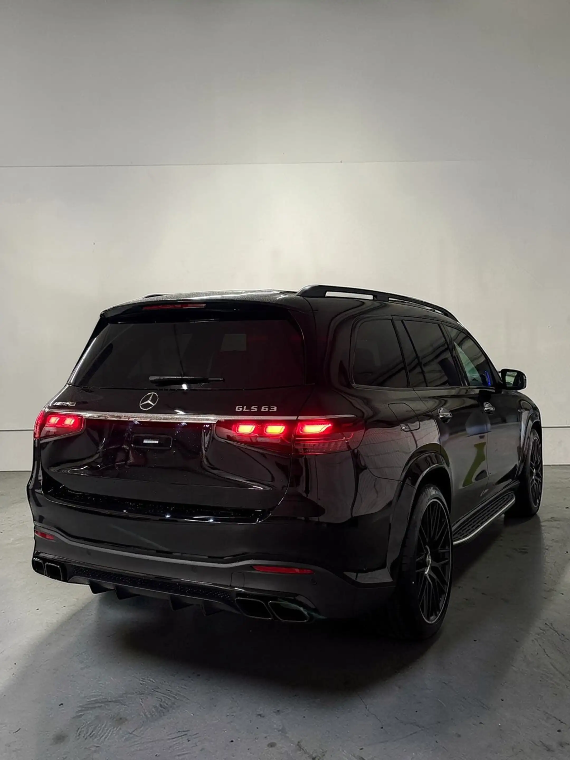 Mercedes-Benz GLS 63 AMG 4Matic Burmester Keramik Carbon 2026 — photo 6