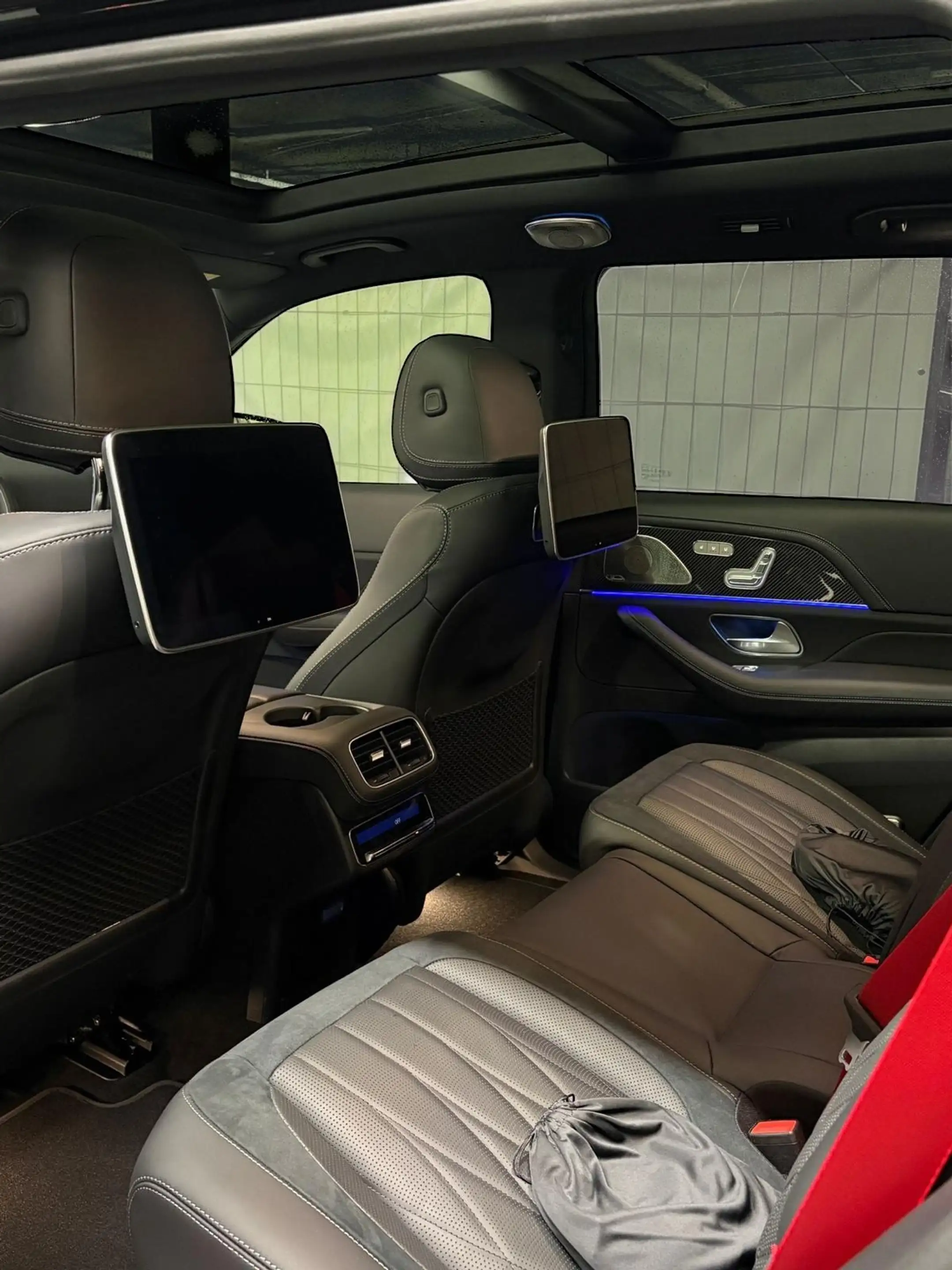 Mercedes-Benz GLS 63 AMG 4Matic Burmester Keramik Carbon 2026 — photo 10