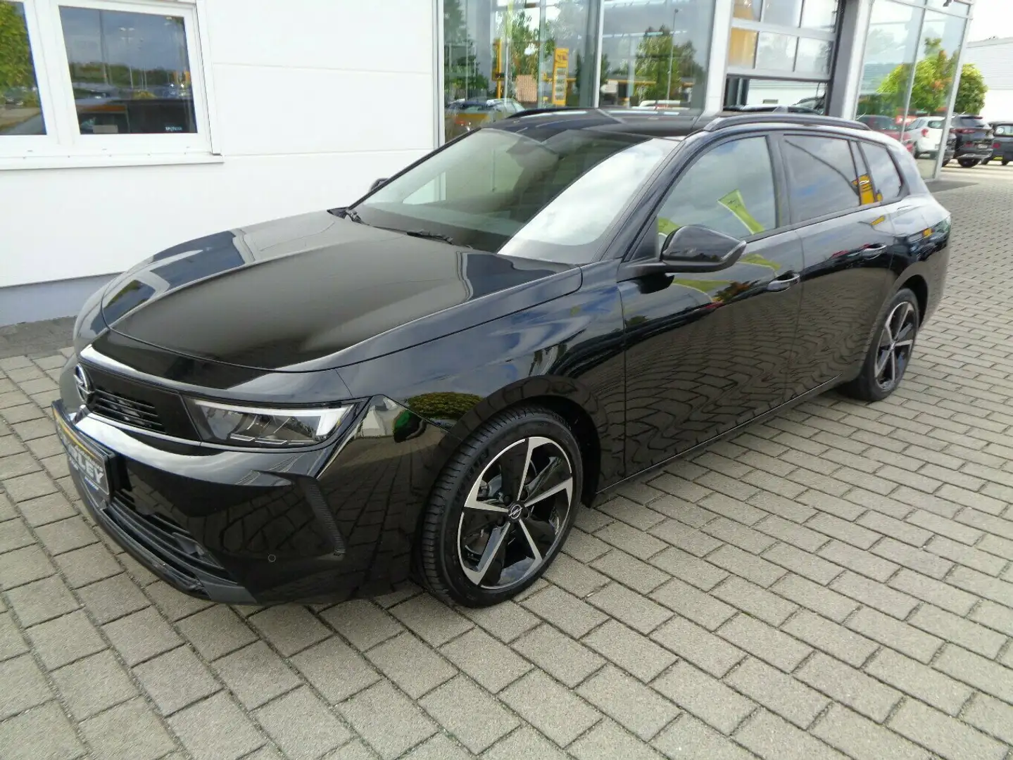Opel Astra Elegance Plug-in-Hybrid Schwarz - 2