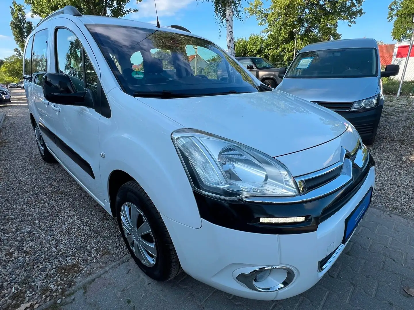 Citroen Berlingo Selection*2.HD*Klima*PDC*Temp*TÜV NEU Weiß - 2
