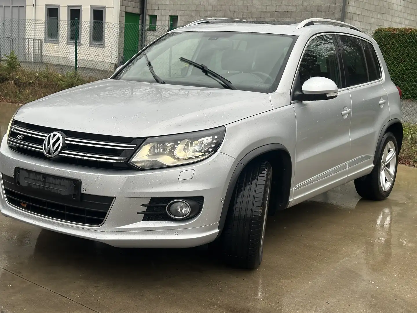 Volkswagen Tiguan Tiguan 1.4 TSI DSG BlueMotion Technology Sport Zilver - 2