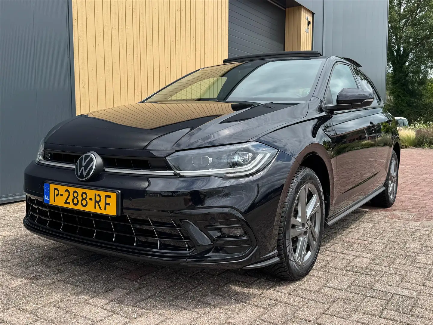 Volkswagen Polo 1.0 TSI 95pk R-Line | NL Auto | Pano | ACC | Stoel Zwart - 1